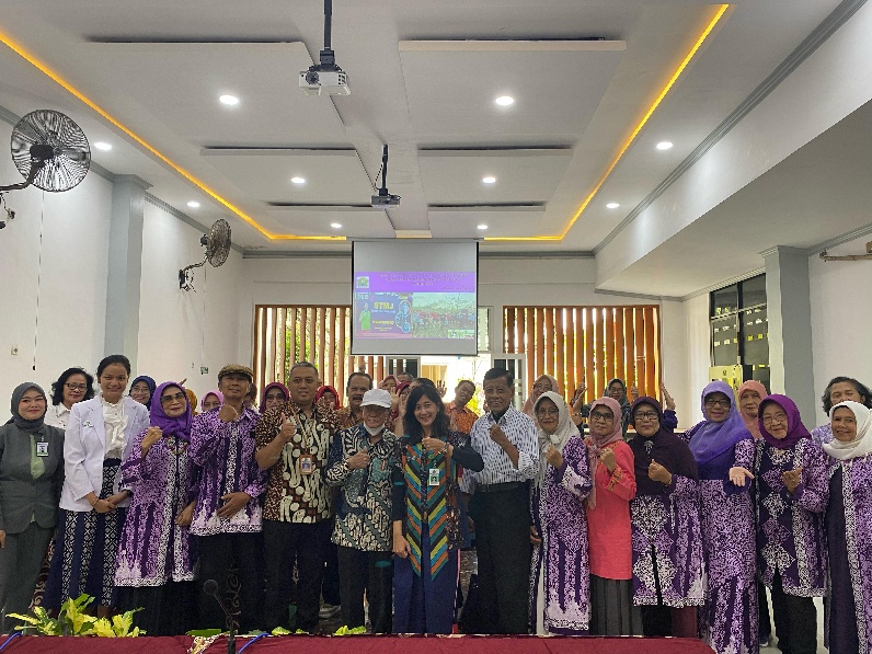 Sosialisasi Kesehatan Mengenai Osteoporosis dan Low Back Pain di Kecamatan Blimbing