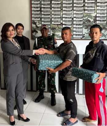 Corporate Social Responsibility Penyerahan Obat Obatan ke Batalyon untuk perjalanan ke Maluku