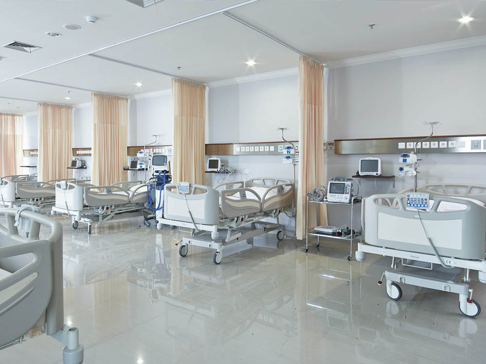 ICU (Intensive Care Unit)